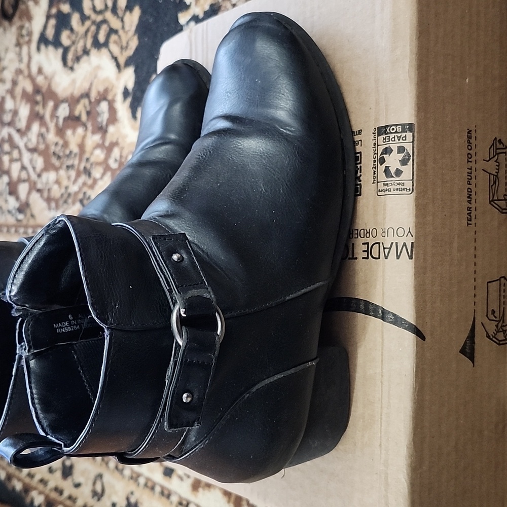 Place Big Girl's Faux Leather Heeled Boots; Size: 6Y, Color: Black - Picture 2 of 16